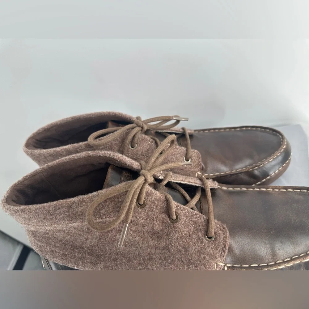 UGG Kaldwell Men's Brown Leather Tan Wool Moc Toe Chukka Ankle Boot Vibram sole